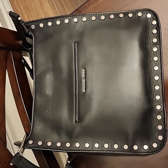 Michael Kors Black Leather Crossbody With Silver Hardware - Picture 4 of 16
